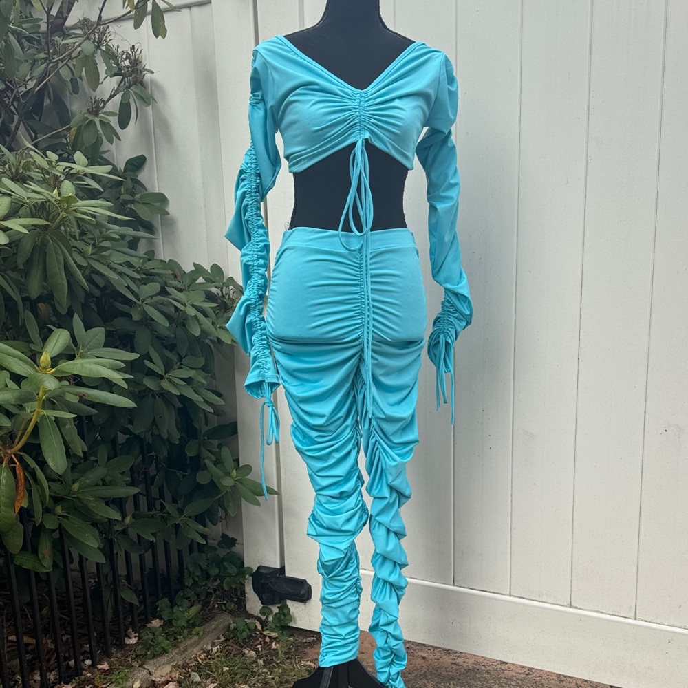 Poshbyv ruched set nwt lg